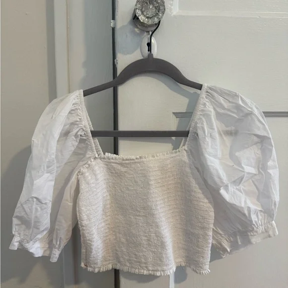 XiRENA Cream Puff Sleeve Smocked Crop Blouse - Picture 3 of 5